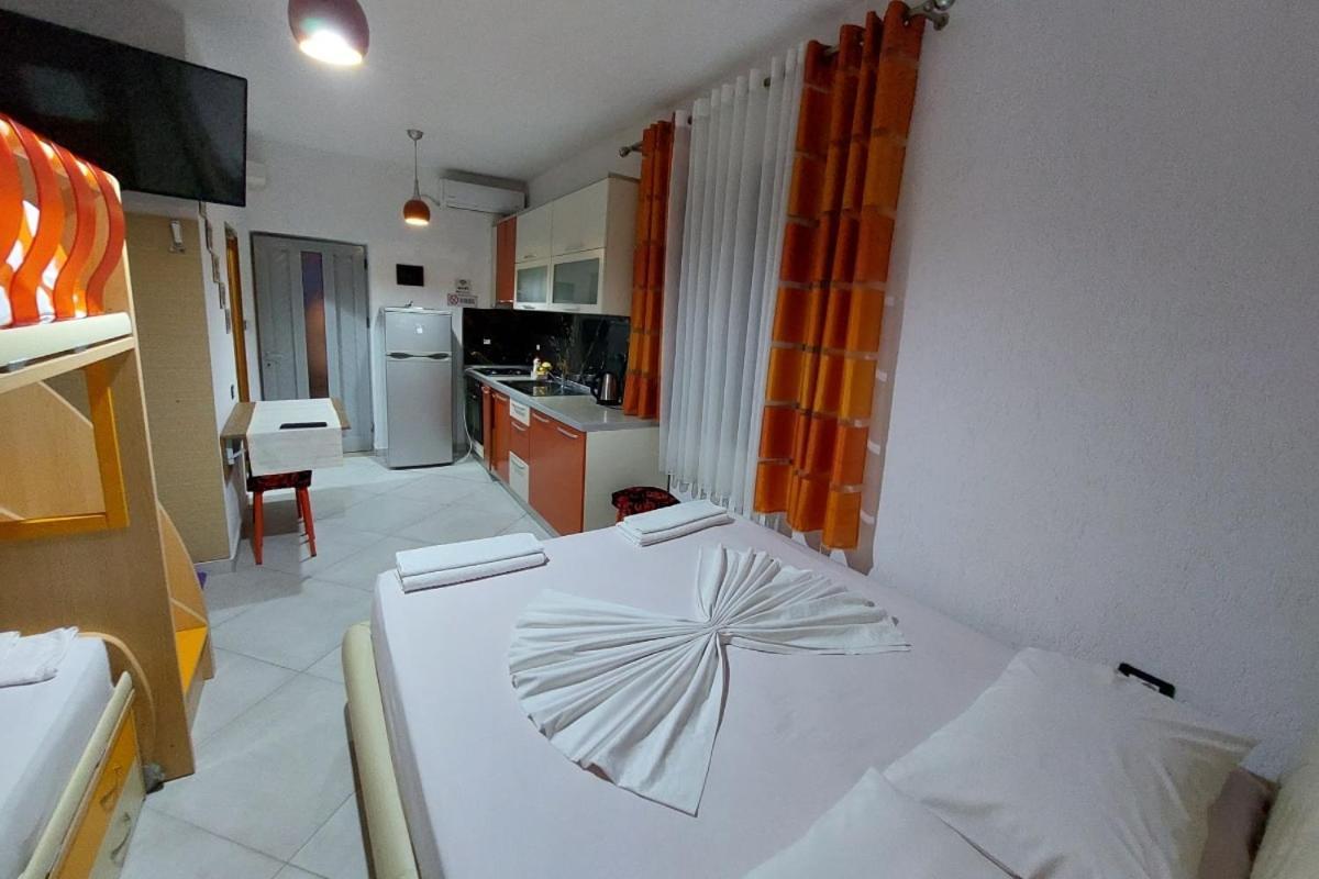 Villa Heljos Apartaments Vlorë 외부 사진