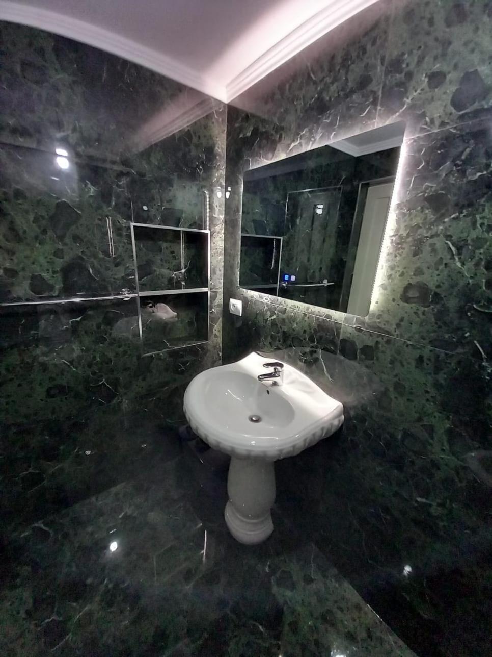 Villa Heljos Apartaments Vlorë 객실 사진
